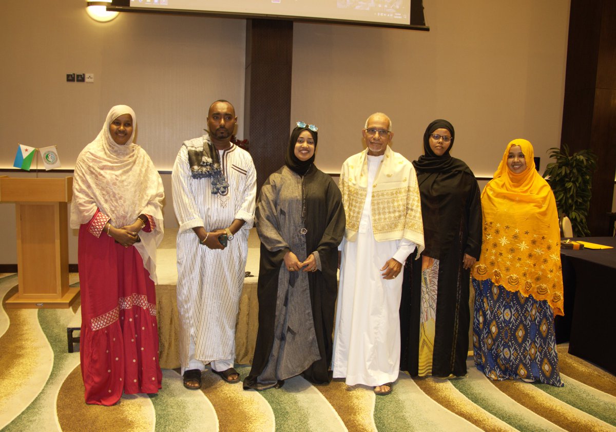 FdedFded1's tweet image. Jeudi soir, l&apos;hôtel Ayla a accueilli un iftar mémorable du FDED ! Une soirée de partage et de convivialité, rassemblant employés, membres du conseil d&apos;administration et consultants. Félicitations aux lauréats des prix de l&apos;année !

#FDED 
#Djibouti 
#IftarParty