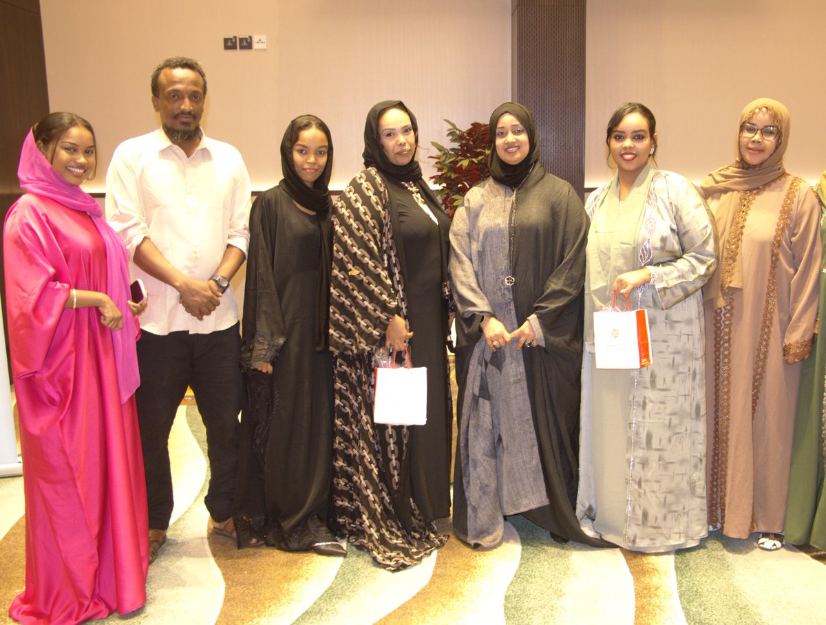 FdedFded1's tweet image. Jeudi soir, l&apos;hôtel Ayla a accueilli un iftar mémorable du FDED ! Une soirée de partage et de convivialité, rassemblant employés, membres du conseil d&apos;administration et consultants. Félicitations aux lauréats des prix de l&apos;année !

#FDED 
#Djibouti 
#IftarParty