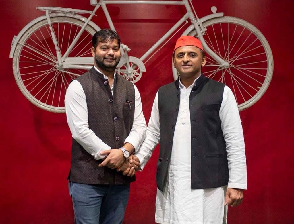 Shakti Singh, Close to Influential Leaders, Found Running Illegal Operations with Foreign Women (Thailand) in His Apartment

On March 12, Chinahat police conducted a raid at Shakti Heights Apartment in Malhaur and uncovered an illegal operation involving Thai women. These women