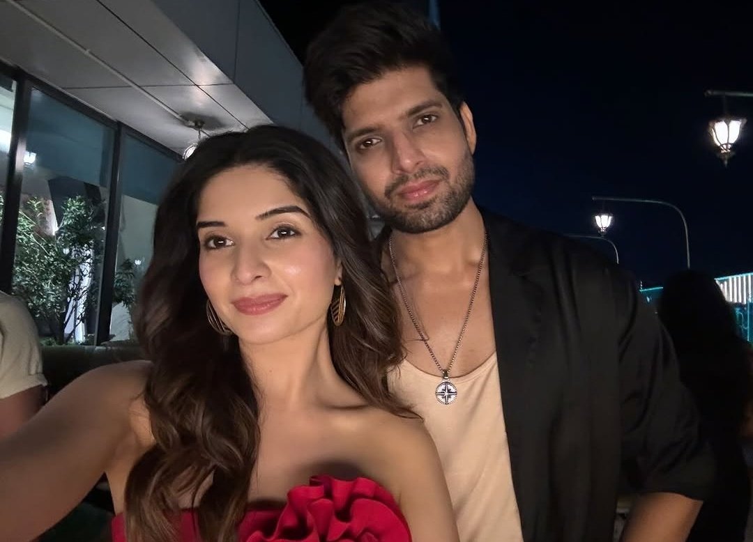 Roohdaariyan___'s tweet photo. Wait?! What? 🥺 Again? 😭♥
They met once again 💞

#SaRaj #BhavikaSharma #Hiteshbharadwaj https://t.co/pHjnpruh4g