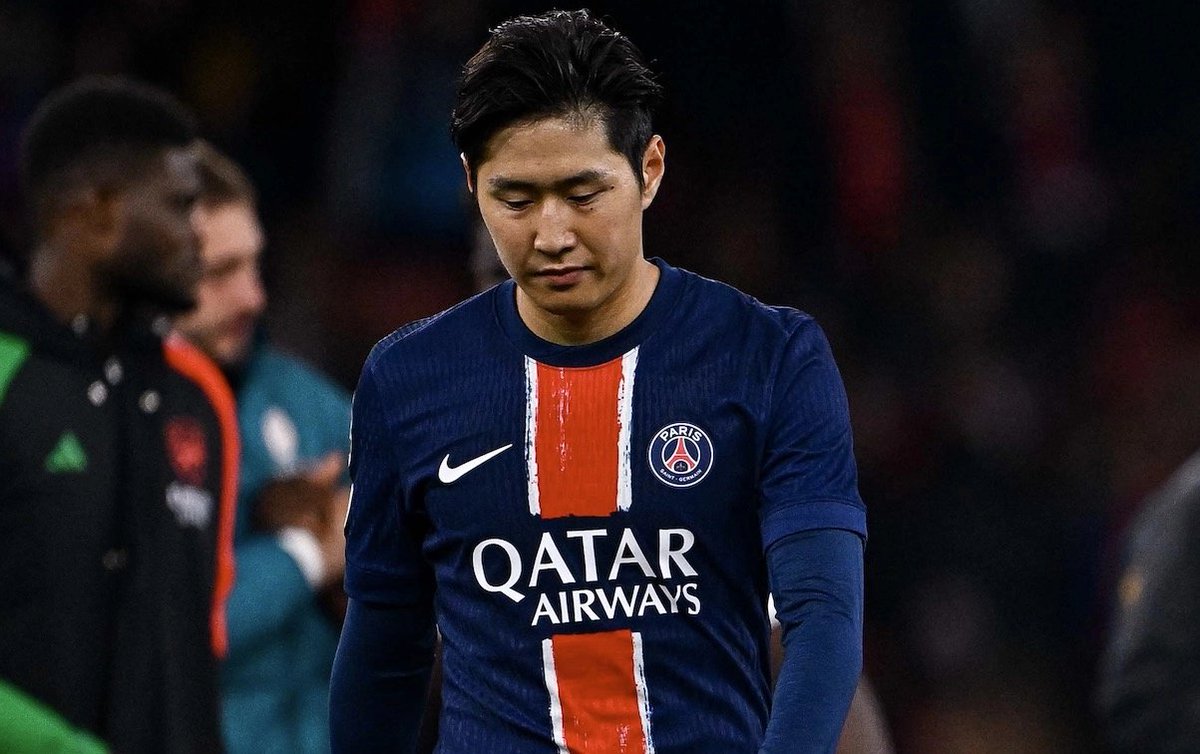 PlanetePSG.com (@planete_psg) on Twitter photo Liverpool #PSG : Les entrées de Lucas Beraldo et Lee Kang-In sous le regard de <a href="/PierreMenes/">Pierre Ménès</a> #LFCPSG dlvr.it/TJYMrn Liverpool #PSG : Les entrées de Lucas Beraldo et Lee Kang-In sous le regard de <a href="/PierreMenes/">Pierre Ménès</a> #LFCPSG dlvr.it/TJYMrn