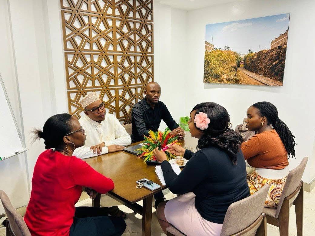 angela_migowa's tweet image. 🤝 Trust: The Bridge to Every Meaningful Relationship 🌱

Great relationships—whether in business, friendship, or family—aren’t built overnight. They’re cultivated, nurtured, and strengthened through time, dialogue, and understanding. 💡

#BuildingTrust #ConstructiveDialogue