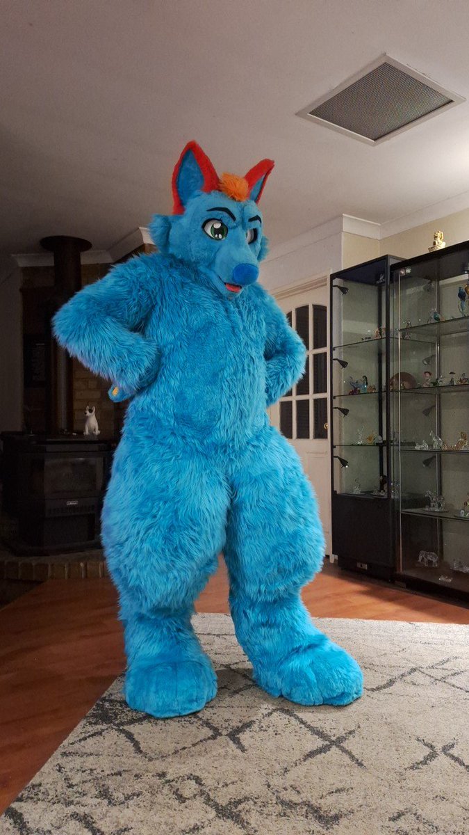 I got to try on my bf suit <a href="/plixofox/">Plixo Fox 🔜WAFF lite 25</a> 🍩🍩 so cool. XD