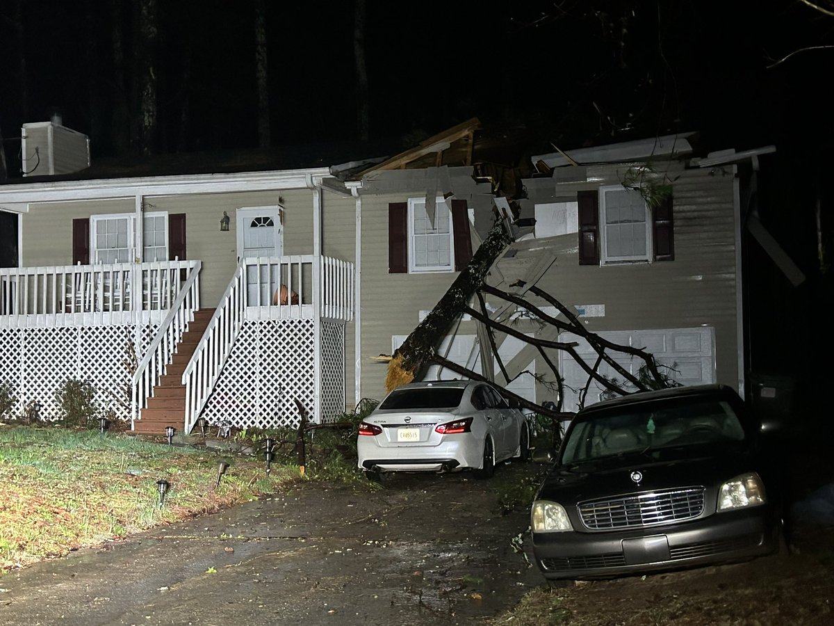 Fox5KevynStew's tweet photo. #severeweather hits Paulding County. A lot to clean up Sunday morning. So far, no reports of serious injuries. #foxlocal #fox5atl #fox5storm https://t.co/2LAp5SkjYR