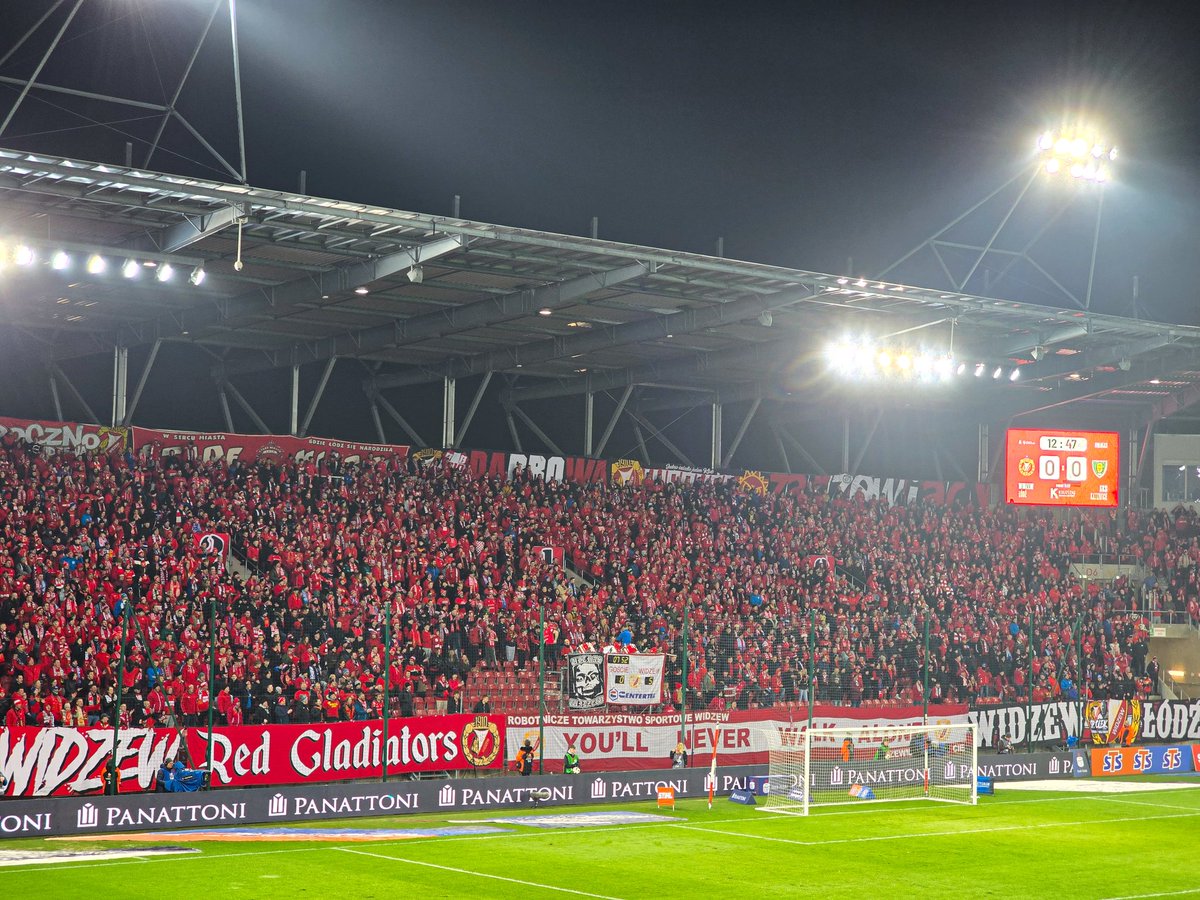 15.3.2025
Widzew Łódź 1-0 GKS Katowice
Ekstraklasa🇵🇱⚽️ #WIDGKS 

Finally first win in 2025 for Widzew who played 6 matches without victory. Position in standings looks more safe now but still few points are needed to secure place in Ekstraklasa next season.