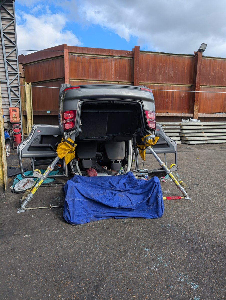 Cosham Fire Station (@cosham23) on Twitter photo Yesterday Blue Watch liaised with our local scrap yard, <a href="/EMRmetal/">EMR Metal Recycling</a>, where they kindly orientated a vehicle for us to simulate a car on its roof, so that our crews were able to practice the 'clam technique', a method used to maximise space for an efficient extrication. Yesterday Blue Watch liaised with our local scrap yard, <a href="/EMRmetal/">EMR Metal Recycling</a>, where they kindly orientated a vehicle for us to simulate a car on its roof, so that our crews were able to practice the 'clam technique', a method used to maximise space for an efficient extrication.