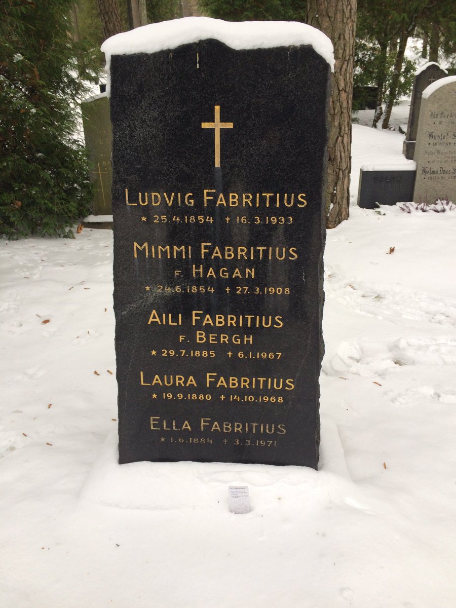 Tänään 92 vuotta Ludvig Fabritiuksen kuolemasta. Ilman häntä tuskin olisi Turun Hipposta ja ravirataa. Toki monta muutakin asiaa hän toi hevosurheiluun, mm. tasoitusajot. Suomenhevosen isäksikin häntä sanottiin #ravit #suomenhevonen