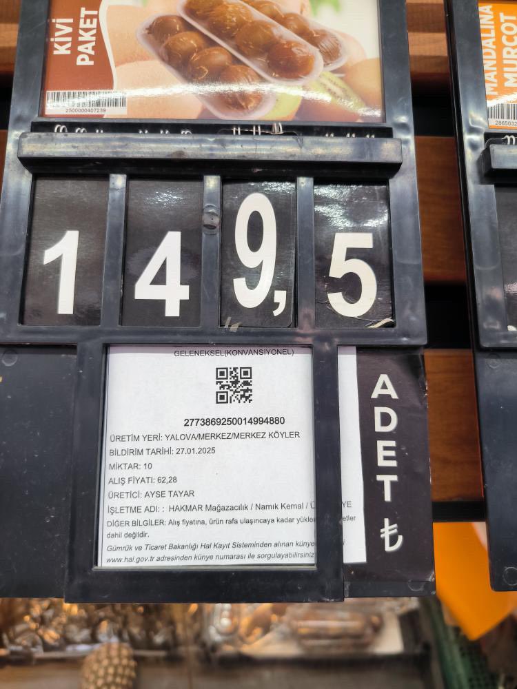 Hakmar’da 62 TL’ye alınan kivi, 150 TL’ye satılıyor. Üreticiden tüketiciye %100’den fazla zamlandığı görülüyor.