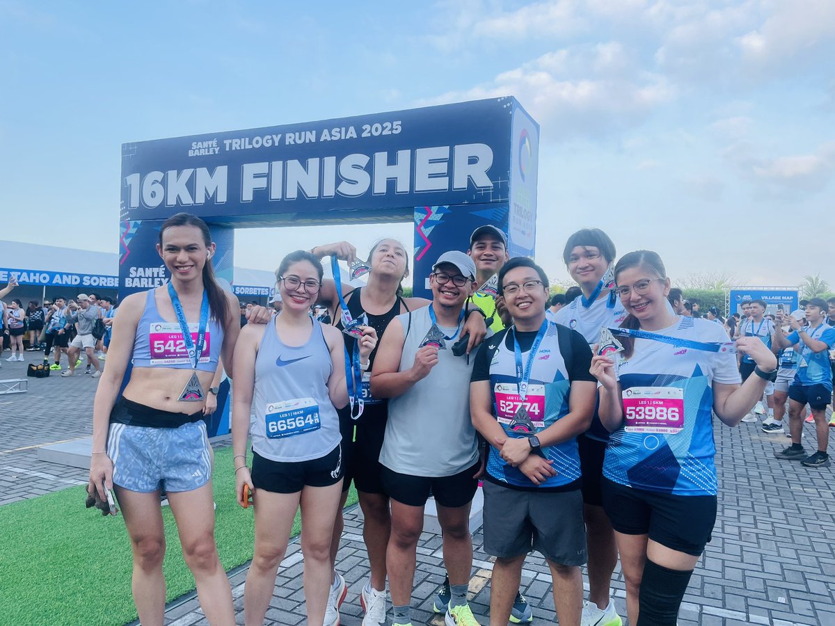 sh1nboo's tweet photo. Started the Sunday finishing a 16KM race at the Sante Barley Trilogy Run Asia kasama ang Team GAR Run Club!

Below family but above wealth is health. At ang swerte na may nakakasama palagi tumakbo. Kitakits sa next legs! #teamGAR #running #runningPH https://t.co/90g3Bi7dLX