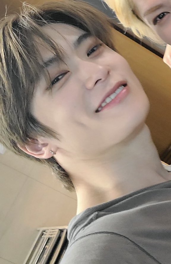 너이 𝓙 tweet media