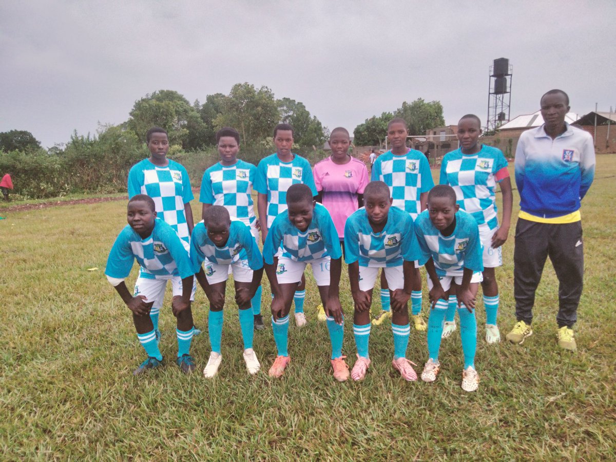MukonoKingsHigh's tweet photo. Our Girls also in action today 💪💪🔥🔥 #QueensOfFootball as we start our @USSSAOnline journey this year let's go Queens 👑👑 https://t.co/rksRuVscDL
