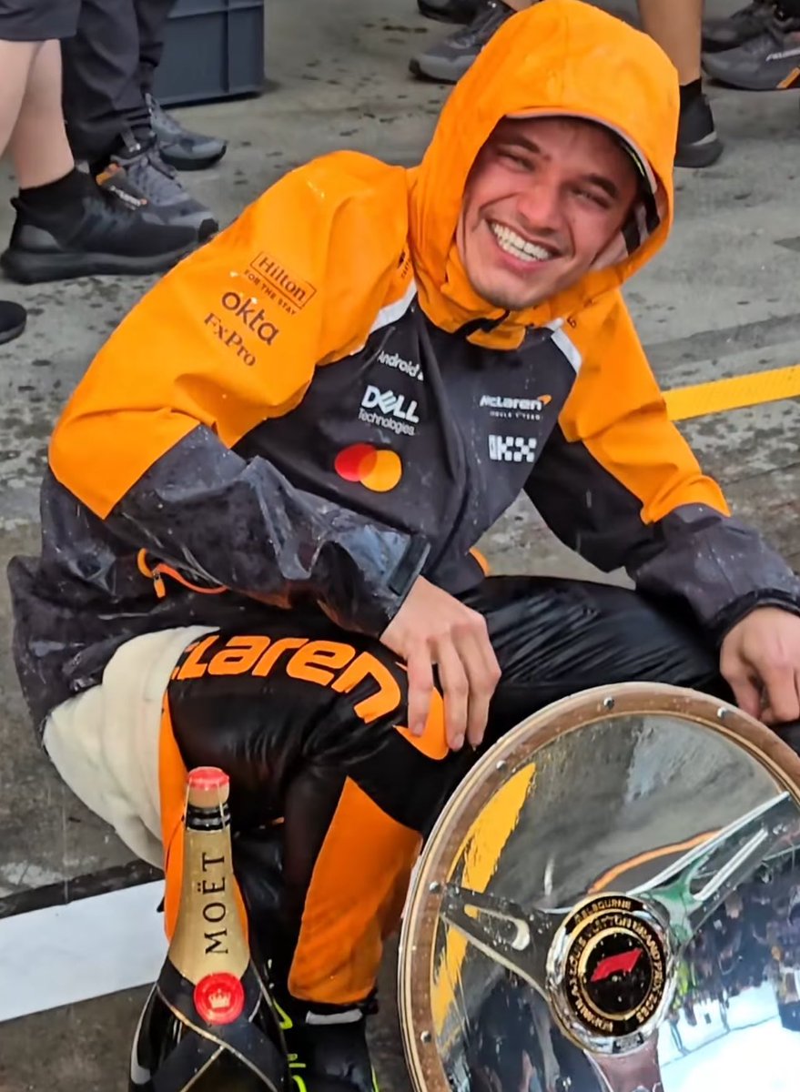 LNFOURS's tweet image. HAPPINESS LOOKS AMAZING ON HIM