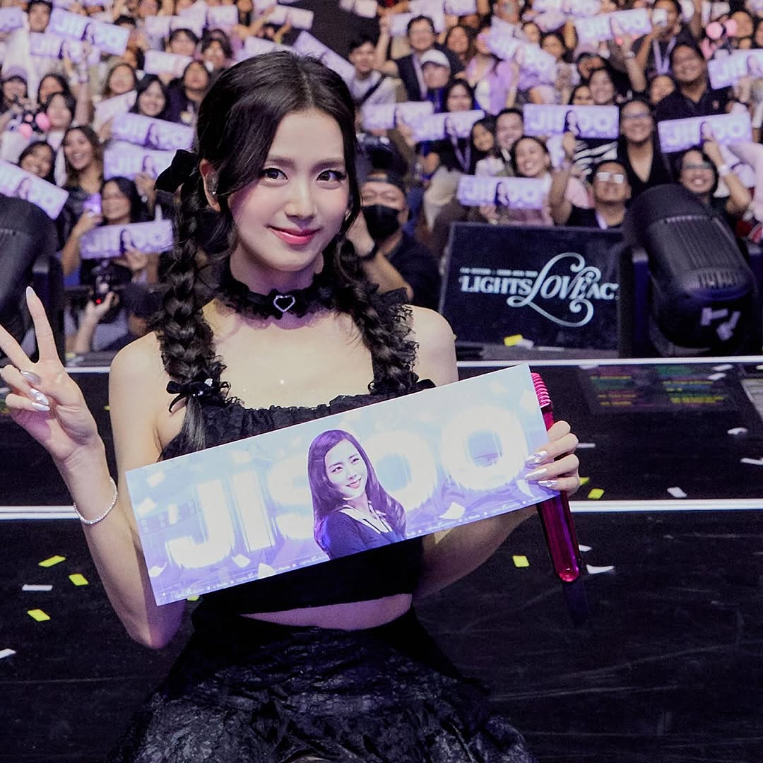 FOREVER KIM JISOO tweet media