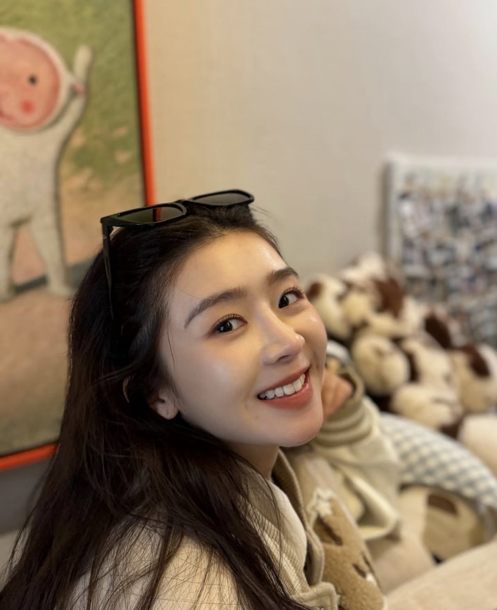 fengchch123's tweet photo. 春色满园关不住，一枝红杏出墙来 https://t.co/xohCmBKlaX