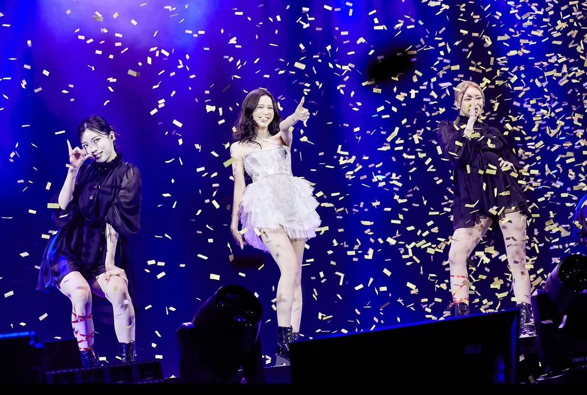 FOREVER KIM JISOO tweet media