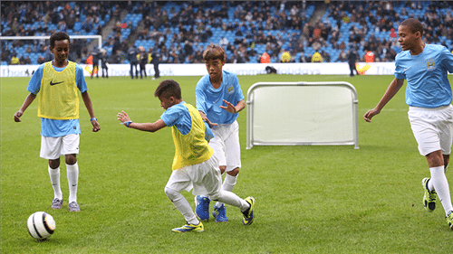 KeiranReilly's tweet image. NOTT ALL PRACTICE IS EQUAL, 5 touches are BETTER THAN 10!

SSG v Passing Exercises 

- Perception, Action &amp;amp; Random Practice are better for Skill Development

A @SundayShare10 🧵