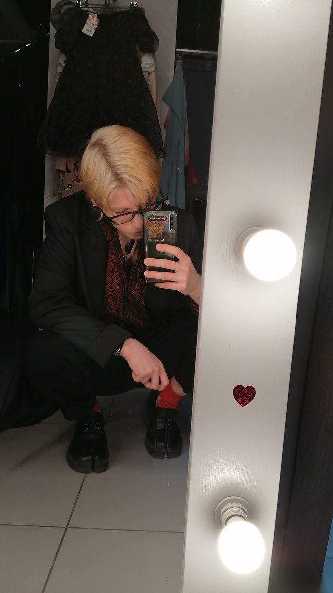 masterofhell68's tweet photo. вылез из манги и не может залезть обратно https://t.co/eX2uu7Vcjb