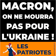 IDLIndre36's tweet photo. J'aimerais le voir au front, devant nous, portant haut notre étendard.
Mais non ! ce couard et beau parleur se serrera contre Brigitte, un doudou dans une main et l'autre pour sucer son pouce au fond de son bunker ! https://t.co/RXJ4tWj7gU