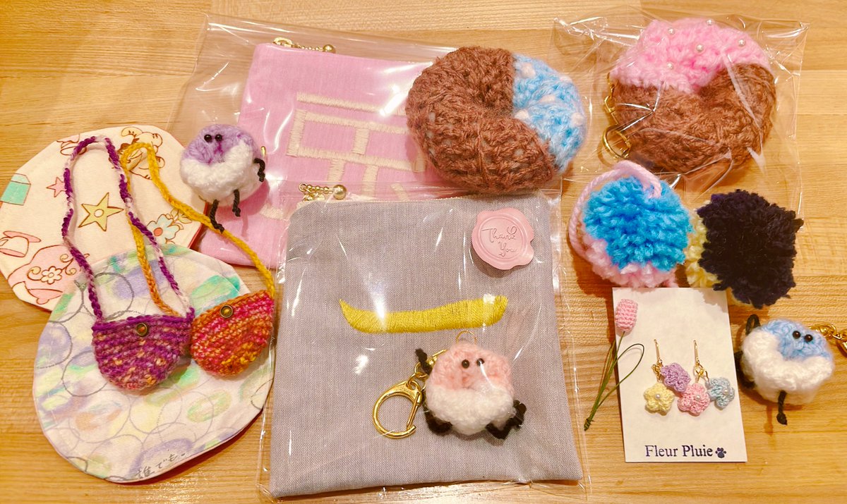 maidegosaru's tweet photo. 爆買いした者たち……

可愛すぎ＆安すぎるよ〜✨（ ;  ; ）✨

#TOKYOハンドメイド祭 https://t.co/J7D3ly5LVf