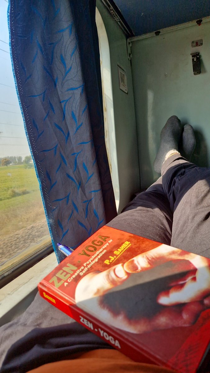 SCR4India's tweet photo. Train me hu
Sab shaanti hai

Bas side waale berth par Gurgaon/Najafgarh ka Rajbeer Yadav shorts/reels chala chala kar dimaag kharab kar raha hai 

Barabar me Tamil family bhi dukhi h isse

#BanShorts #BanReels

@IRCTCofficial introduce a regulation to fine such people....such things damage cognitive capacity of nation