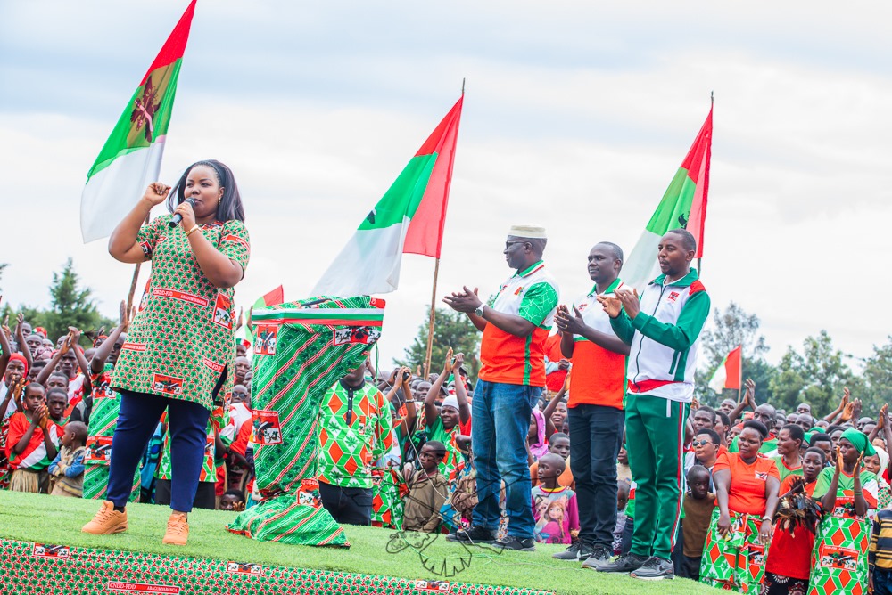 IntumwaNews's tweet image. Une Démonstration de Force à #Rutana et #Muyinga:
Le weekend du 15 mars 2025 a marqué un tournant décisif pour le parti @CnddFdd  avec des événements d'envergure organisés dans les provinces de #Burunga et de #Buhumuza. Ces rassemblements, qui ont eu lieu dans la commune Muyinga