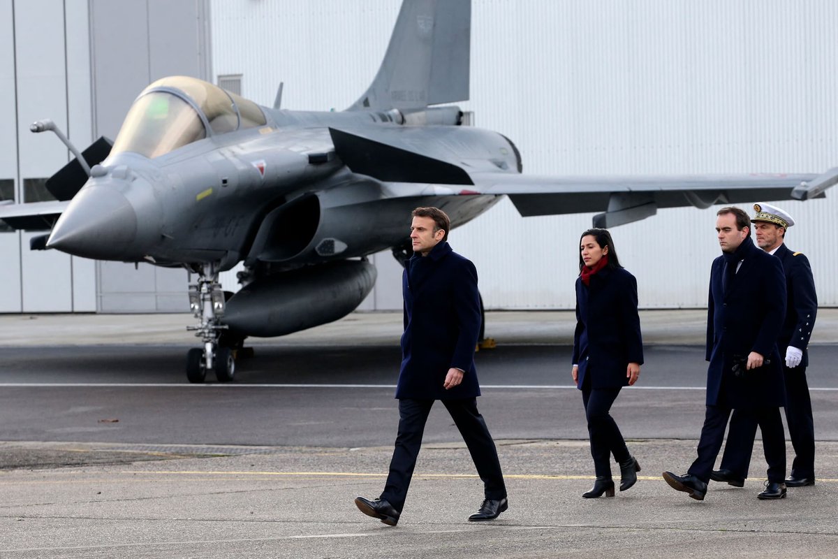 ❗️ President of 🇫🇷France Macron: "Those who buy Patriot systems should be offered the new generation Franco-Italian SAMP/T. Those who buy F-35s should be offered Rafale."