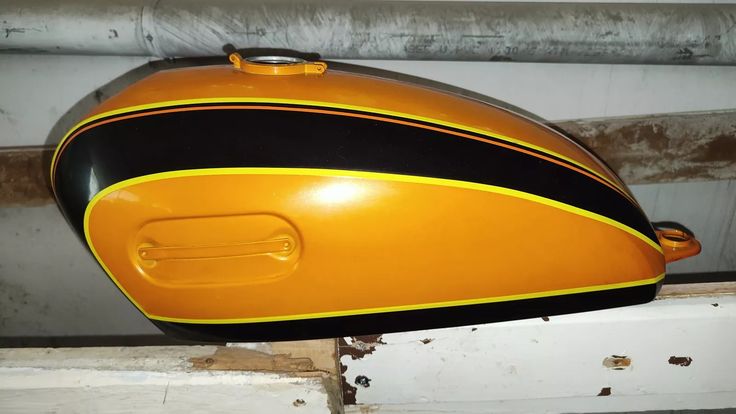 partcollector's tweet photo. YAMAHA XS650 XS2 71-72 FUEL TANK TWIN FUEL PETCOCK 256-24110-00-05 https://t.co/B9Nu0cM3AS https://t.co/CMmgky58V4
