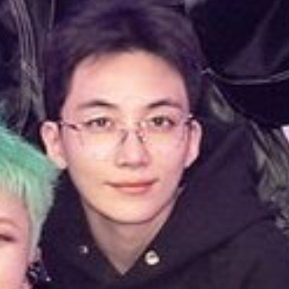 "wag mong sabihing si kalbo nanaman yung boyfriend mo"

"sinong kalbo?"

"Yung pangit, ung kalbo."

"yan ang boyfriend ko"