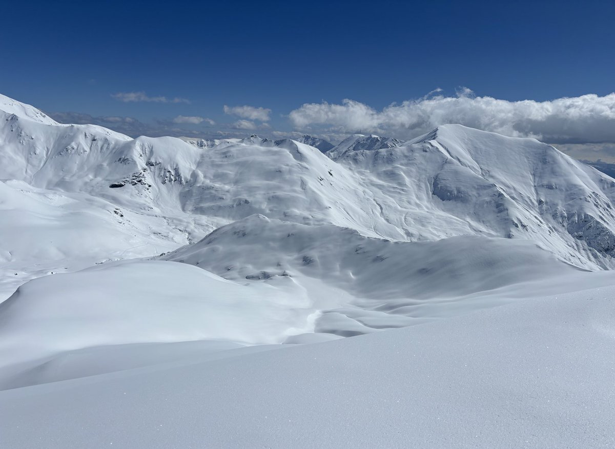 xavik64's tweet photo. Blanc de blancs… Boí Taüll.
#BoíTaüll #calma #neupols #totobert #AltaRibagorça #skimountaineering https://t.co/LmYqr86cX0