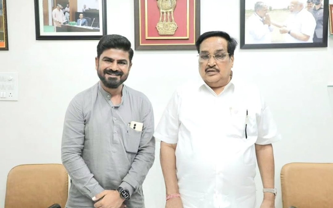 ravisanavda's tweet photo. ભારતીય જનતા પાર્ટીના વરિષ્ઠ નેતા, કુશળ સંગઠનકર્તા, નિપુણ નેતૃત્વકર્તા, મારા પ્રેરણાસ્ત્રોત કેન્દ્રીય જળશક્તિ મંત્રી અને ગુજરાત પ્રદેશ ભારતીય જનતા પાર્ટીના યશસ્વી અધ્યક્ષ શ્રી @CRPaatil સાહેબને જન્મદિવસની હાર્દિક શુભેચ્છાઓ. https://t.co/oALYkeLc2o