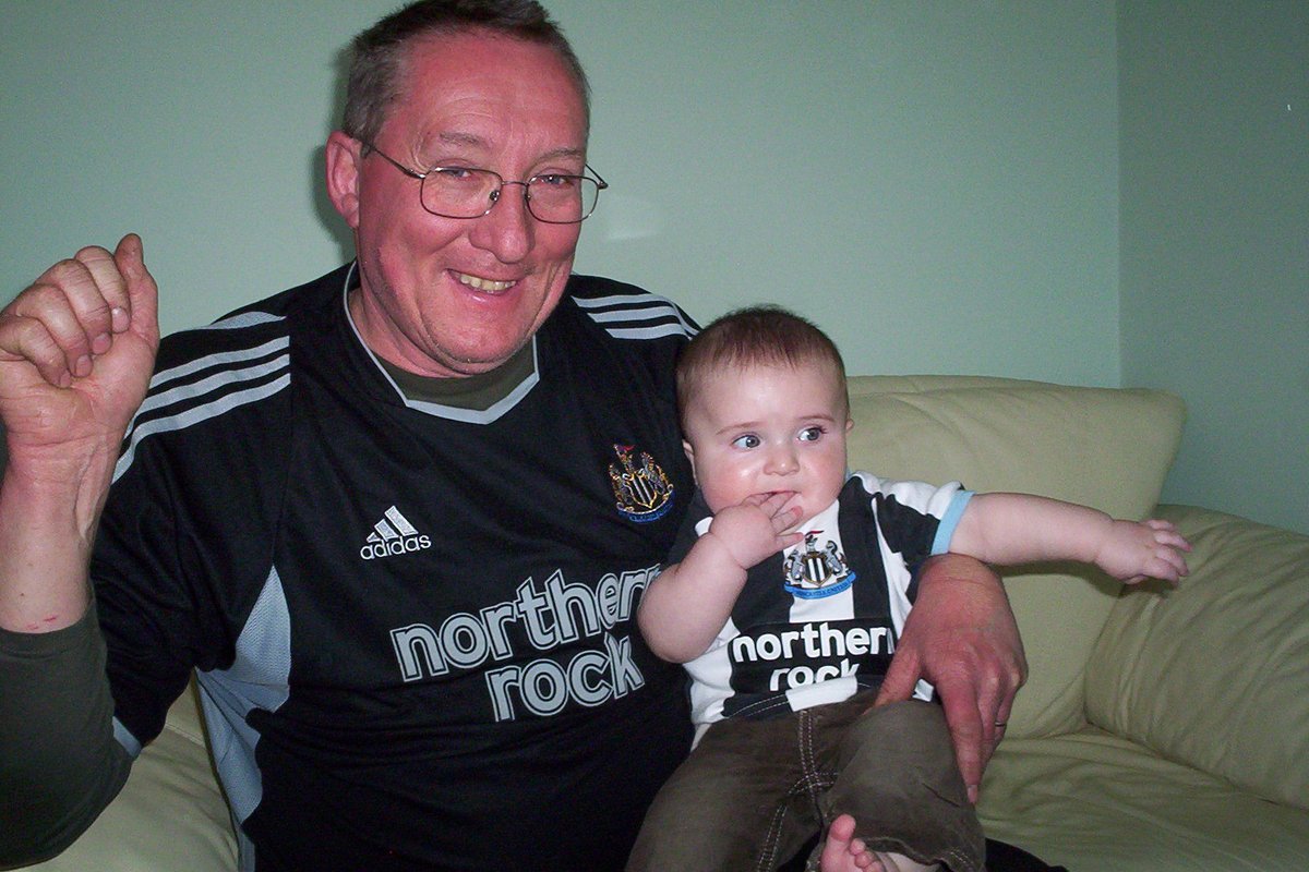 TheLengthsman's tweet image. Sent this to my Grandson this morning who is a Liverpool fan to remind him he was once part of the #ToonArmy
#NUFCFans