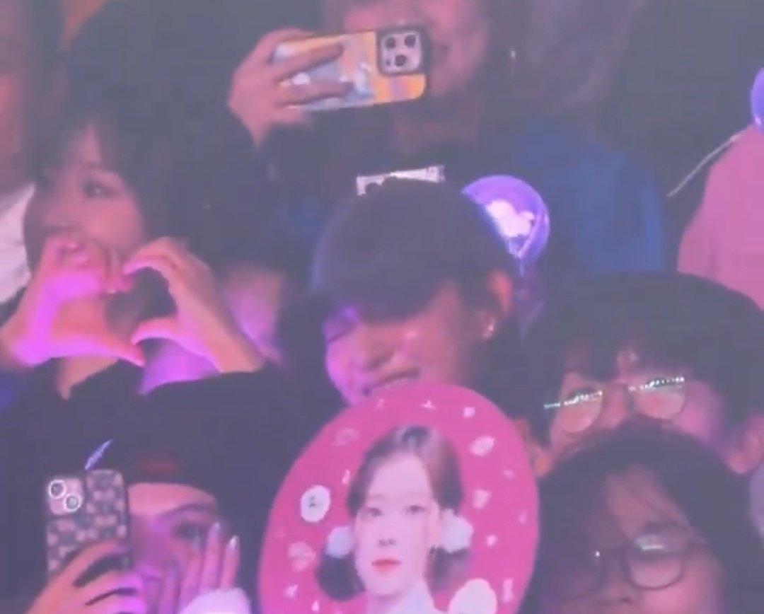 아 사랑스러워 김지원 윤하 진짜 ❤️‍🔥
에스파랑 사진도 존버❤️‍🔥❤️‍🔥