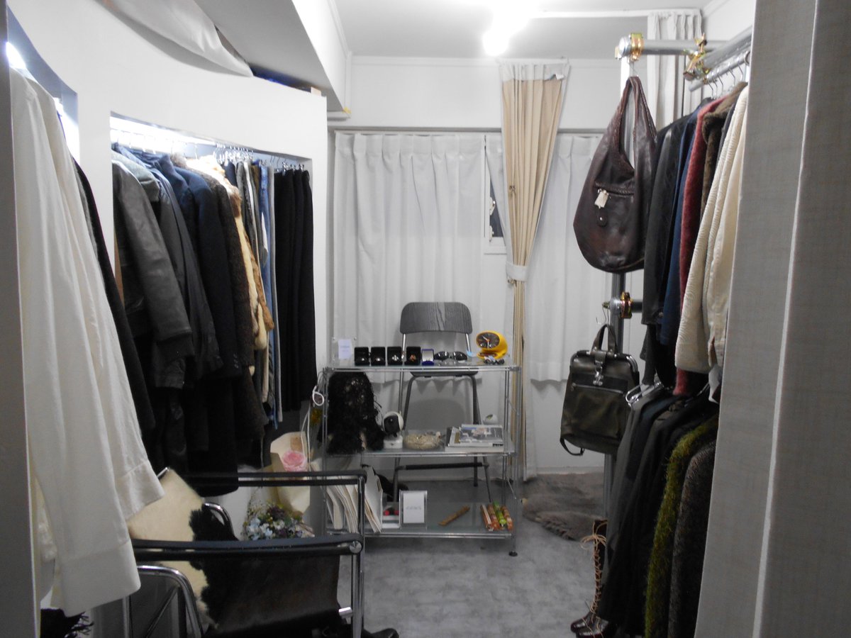 unslflv_guy's tweet photo. 定期的にPOPUP中心で活動していたお店(anns_tokyo)、やっと実店舗が出せました
内装等全部自分が作ったので気に入ってます
表参道駅から15分ほど歩くのですが土日中心にお店開けているのでお時間ある時に是非 https://t.co/lqQuKeRXUc