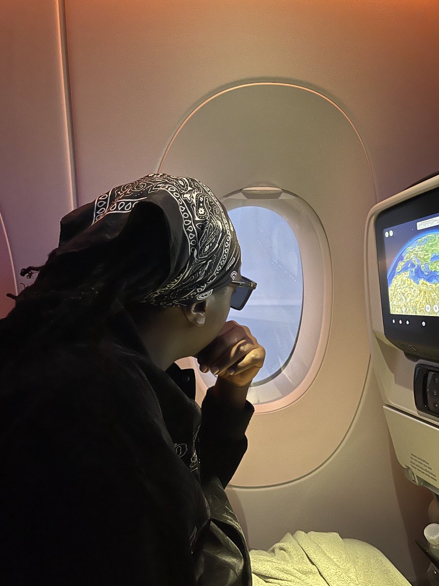 WillieOeba's tweet image. Kihika alisikia nimefika ground akakimbia
Akaenda kufunga virago arudi Nakuru.

Sasa I embark on another destination, Europe.

I’ll be perfoming in different venues around Europe, dates dropping in a few.

Ukiwa anywhere near karibu.Pushing Kenyan live music, rap &amp;amp; poetry