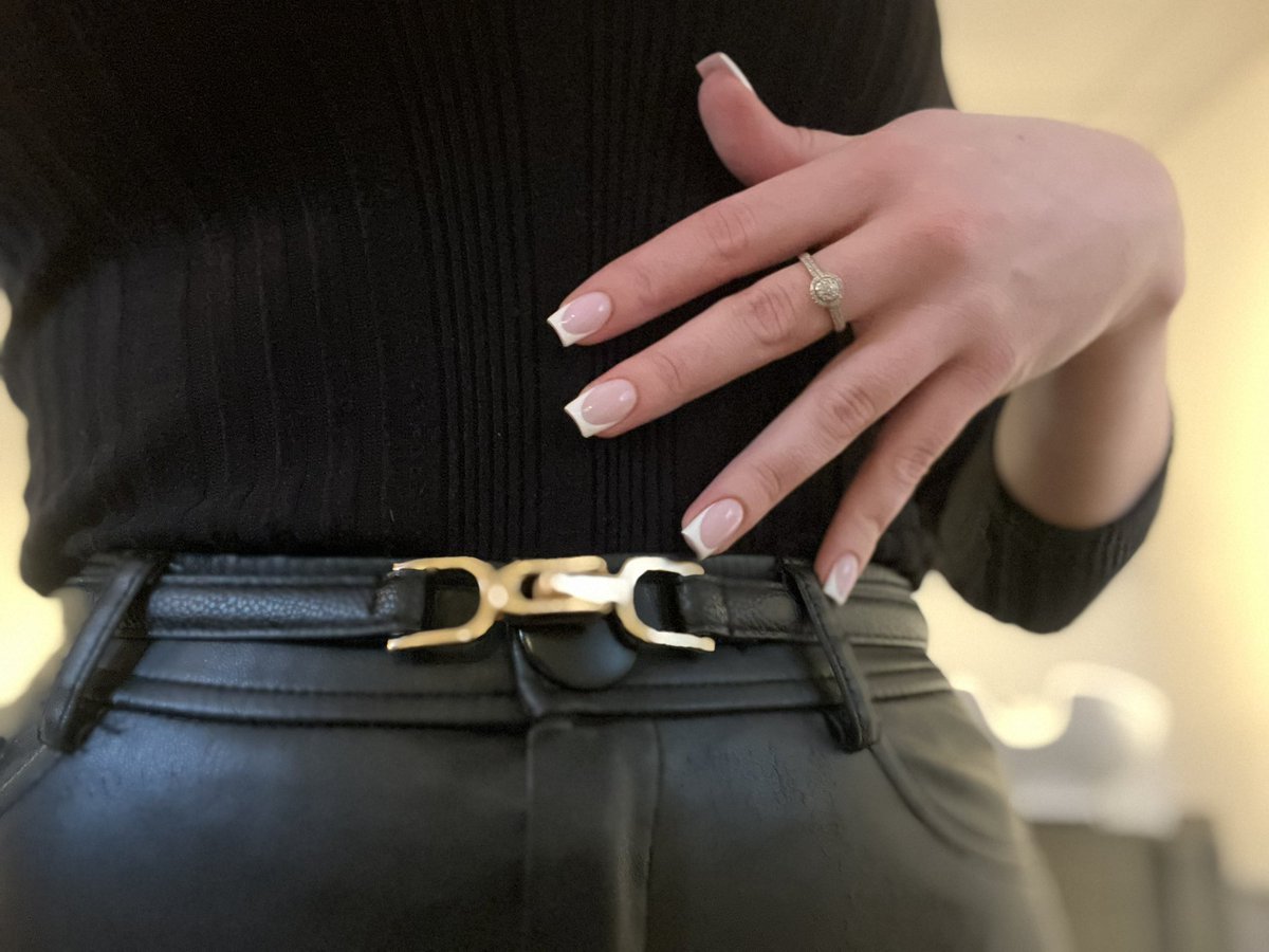 xxbeyond_limits's tweet photo. A few spots left to domina night, you want in? 

Domina night findom destructive slave moneypig liveATM https://t.co/Cv7SNRR04t