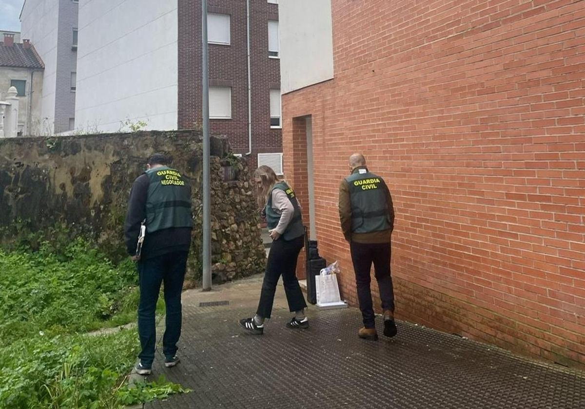 Anonymous_TA's tweet image. 🔴Muere el marroquí🇲🇦 de 13 años que se tiró desde un tercer piso tras apuñalar y acosar sexualmente a una niña de 14 años.

El ayuntamiento de Grado (Asturias) decreta varios días de luto.