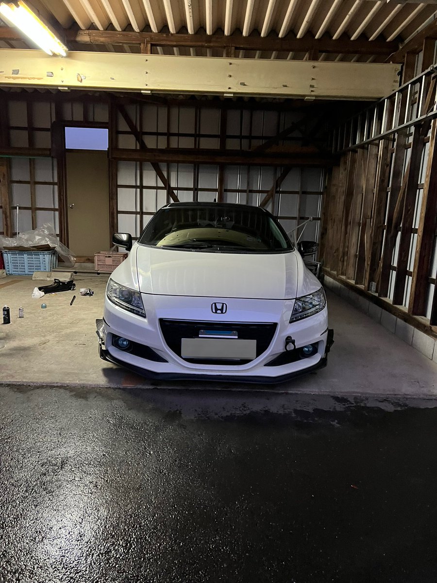 カレラのサイドスカート脳筋流用完
長さ張り出し共に良好〇

ついでにフォグブルー塗装と牽引フックブラック塗装するなどした