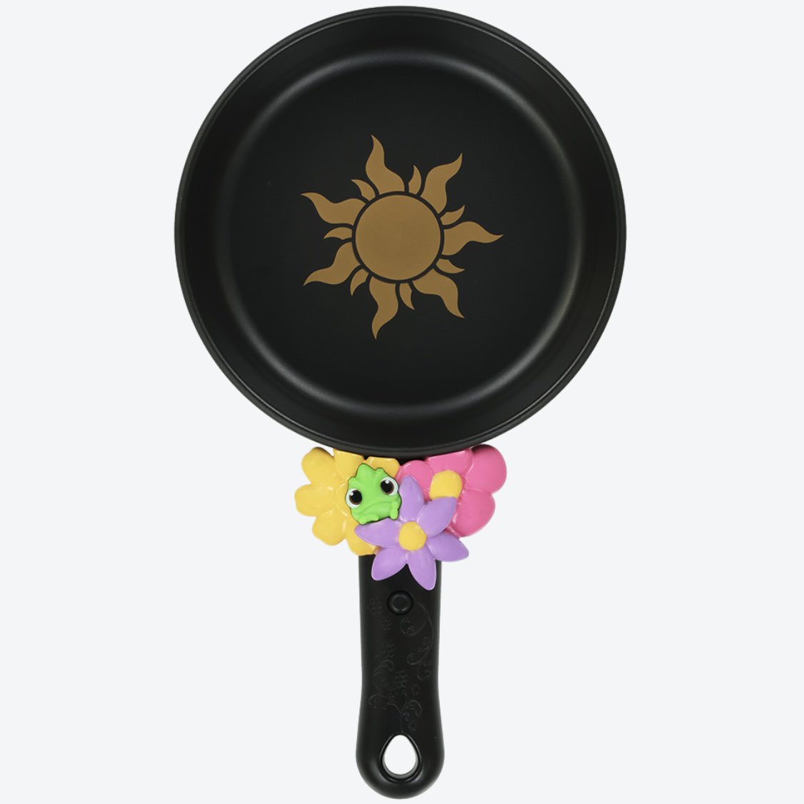 3月19日より、コロナ王国の紋章が光り音楽が流れるおもちゃや効果音が鳴るフライパンのおもちゃが販売されます。

share.shopping.tokyodisneyresort.jp/landing/landin…
#TDR_now #TDR__now #TDR_MD