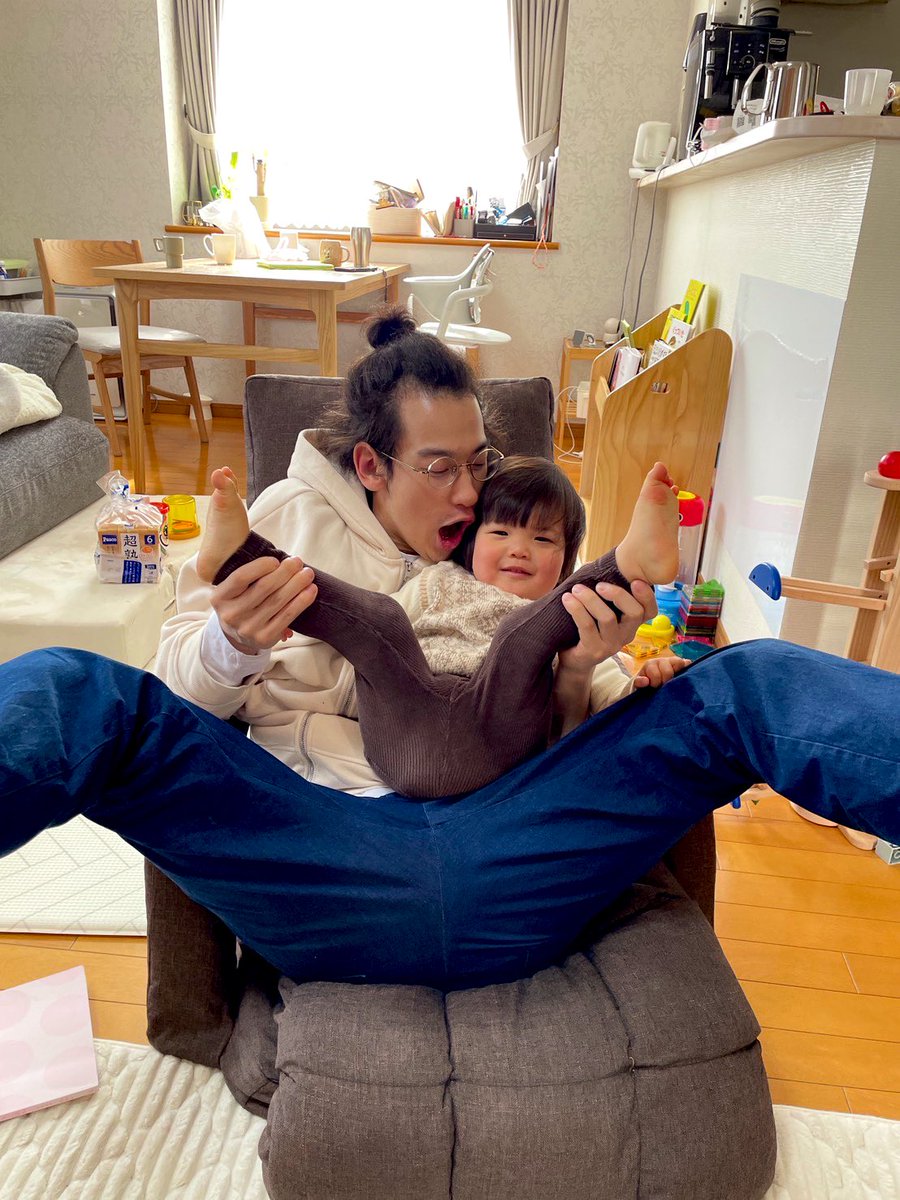 32歳になりました！もっと魅力的な男になれる様、日々励みます！＠友人宅
応援してくださる皆様、仲良くしてくださる皆様、いつもありがとうございます。
クレイジーに攻めます🔥
