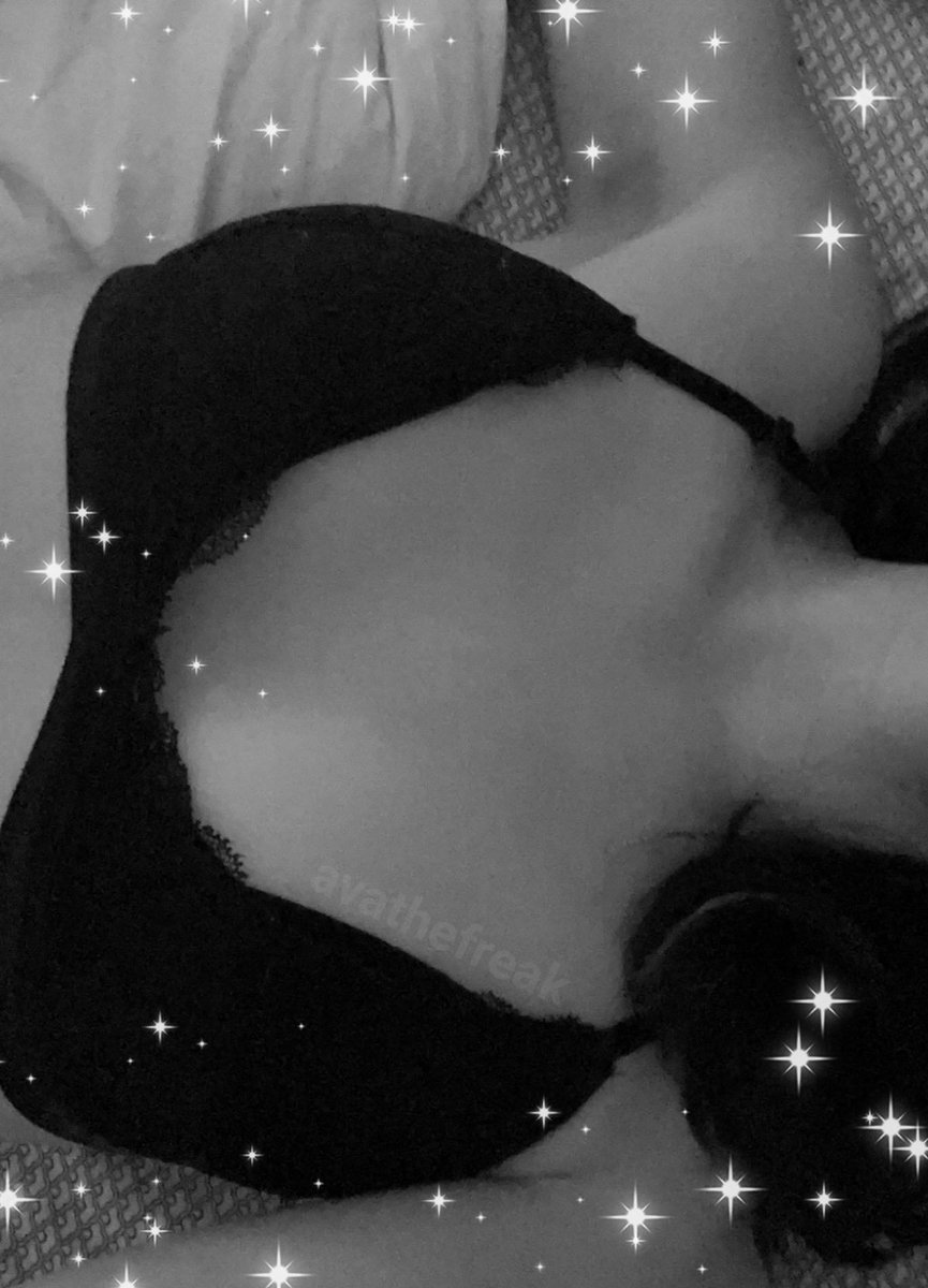 Bra pic ✨ #nsfwtwt #nsfwtwtًً 
I'll pick one person from the RT and let them in my private account :3