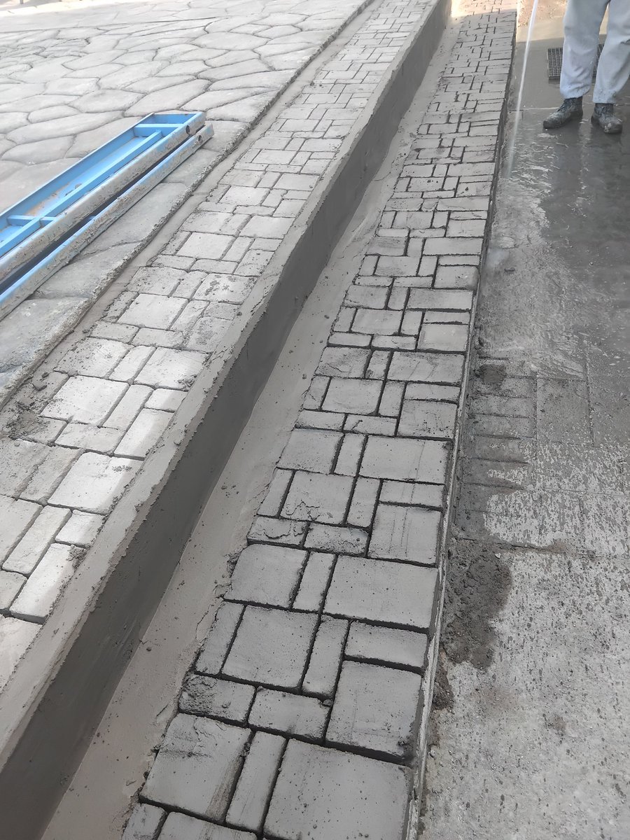 BligheDerek's tweet image. A handy Saturday doing concrete steps.
#HalfmanHalfmachine