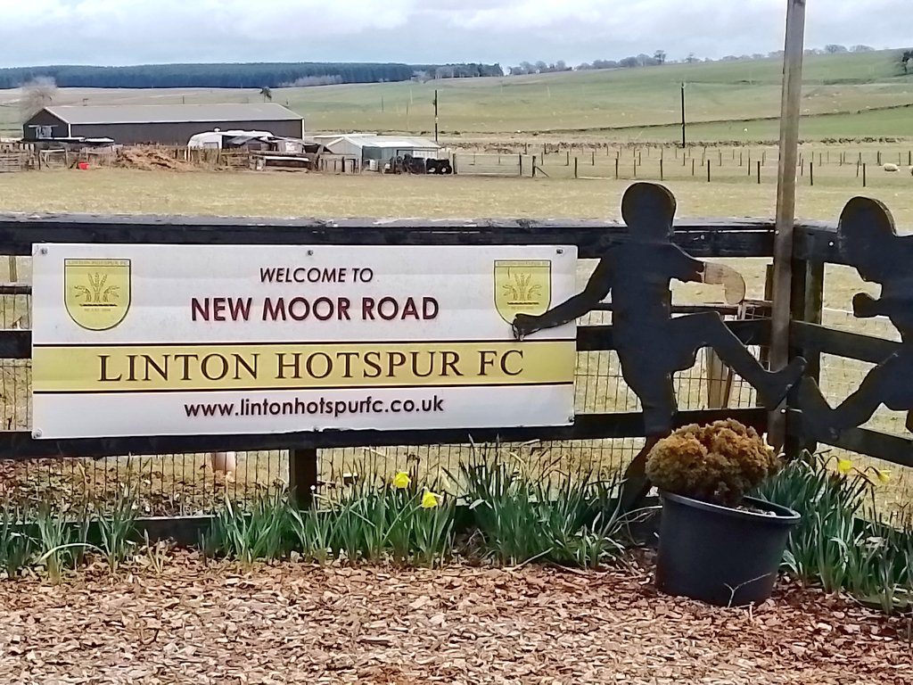 New Moor Road, <a href="/LintonHotspurs/">Linton Hotspur FC</a> v <a href="/Livingston_utd/">Livingston United</a> #groundhopping a comfortable 2-0 win for the hosts. Superb set up here