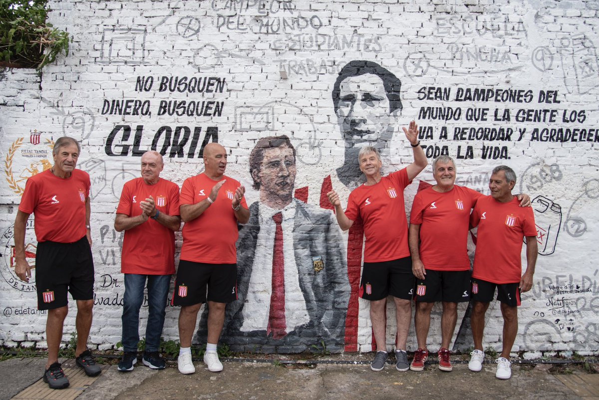 edelpclub's tweet photo. Es el equipo del Narigón 🇦🇹

Los campeones del Torneo Metropolitano 1982, bajo la dirección técnica de Carlos Salvador Bilardo, participaron del homenaje de la Filial de Tandil al Doctor: Miguel Gette, José Daniel Ponce, Claudio Gugnalli, Abel Herrera, Guillermo Trama y Daniel Romeo estuvieron presentes en Tandil.