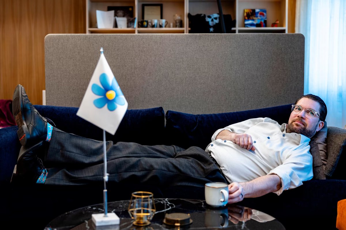 "Arbetarpartiet" Sverigemokraterna har hittills lyckats
- Sänka A-kassan
- Höja priset på mediciner
- Höja priset på tandvård för unga
- Höja elskatten
- Sänka skatten rejält för miljonärer.
Bra att dom är tydliga!