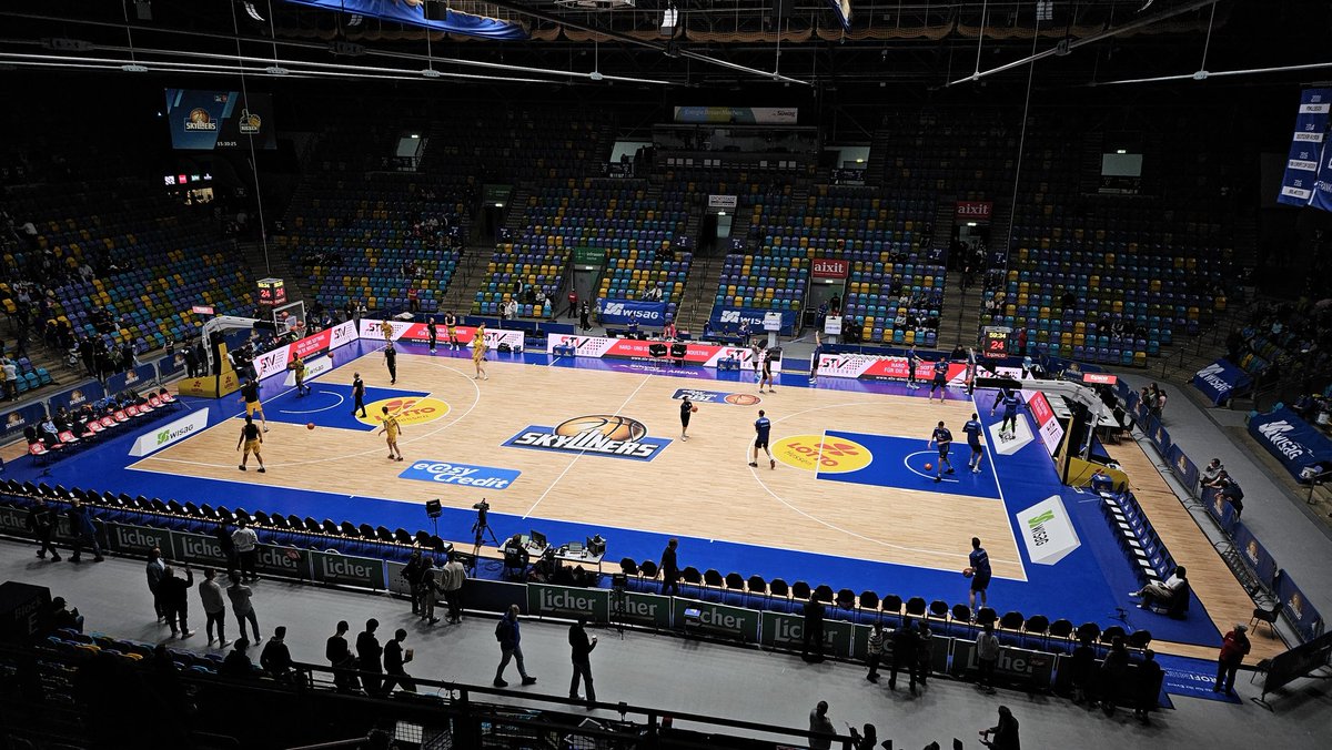 MHP_RIESEN's tweet photo. 📍 Frankfurt

#FRALUD https://t.co/UfNmEWSpuG