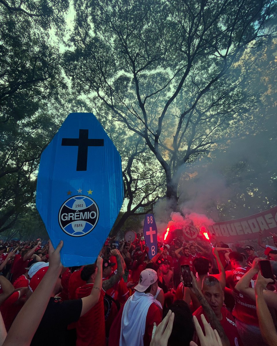 INTER LOUCURA, ANTES DE SER GREMISTA EU ME M4T0! 

📸: <a href="/viniciusdaroc/">Vinícius Rocha</a> | <a href="/CanchaColorada/">Cancha Colorada</a>