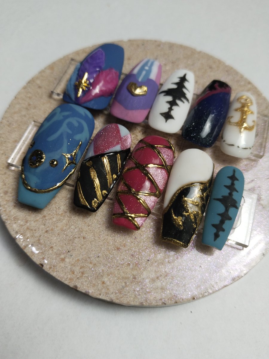 neriovale's tweet photo. I made nails inspired by Brant from wuthering waves. Gosh, I want to redo everything with a better supply.

#vtuber #Brant #WutheringWaves #NailSet #naildesigner https://t.co/8NBrLhWG9x