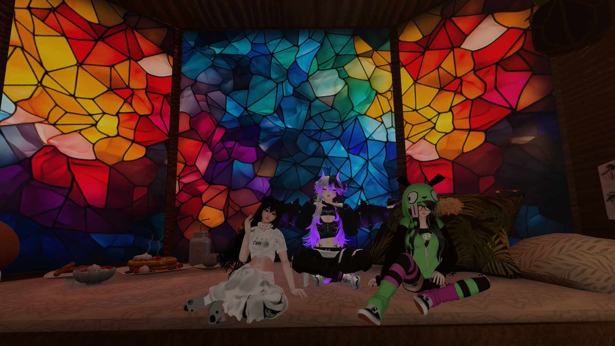 AngellustXO's tweet photo. Why do I kinda want this in IRL 🥺 
#stainglass #PictureThis #VRChat #fypシ https://t.co/BGS9n0K7gN