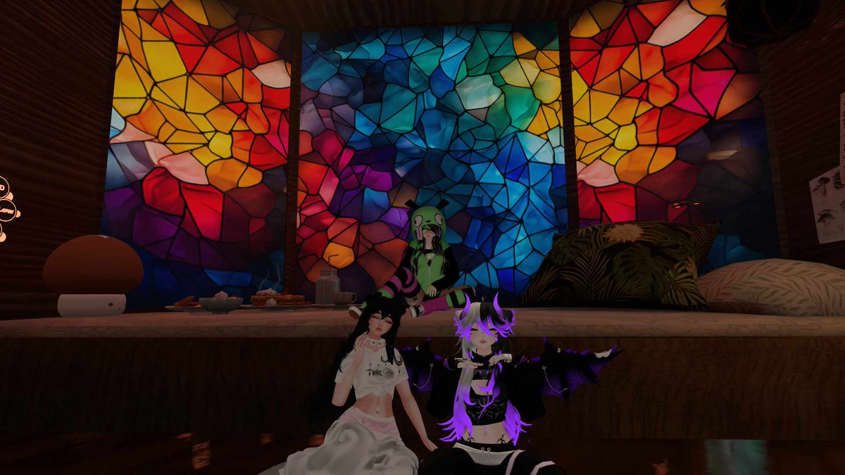 AngellustXO's tweet photo. Why do I kinda want this in IRL 🥺 
#stainglass #PictureThis #VRChat #fypシ https://t.co/BGS9n0K7gN