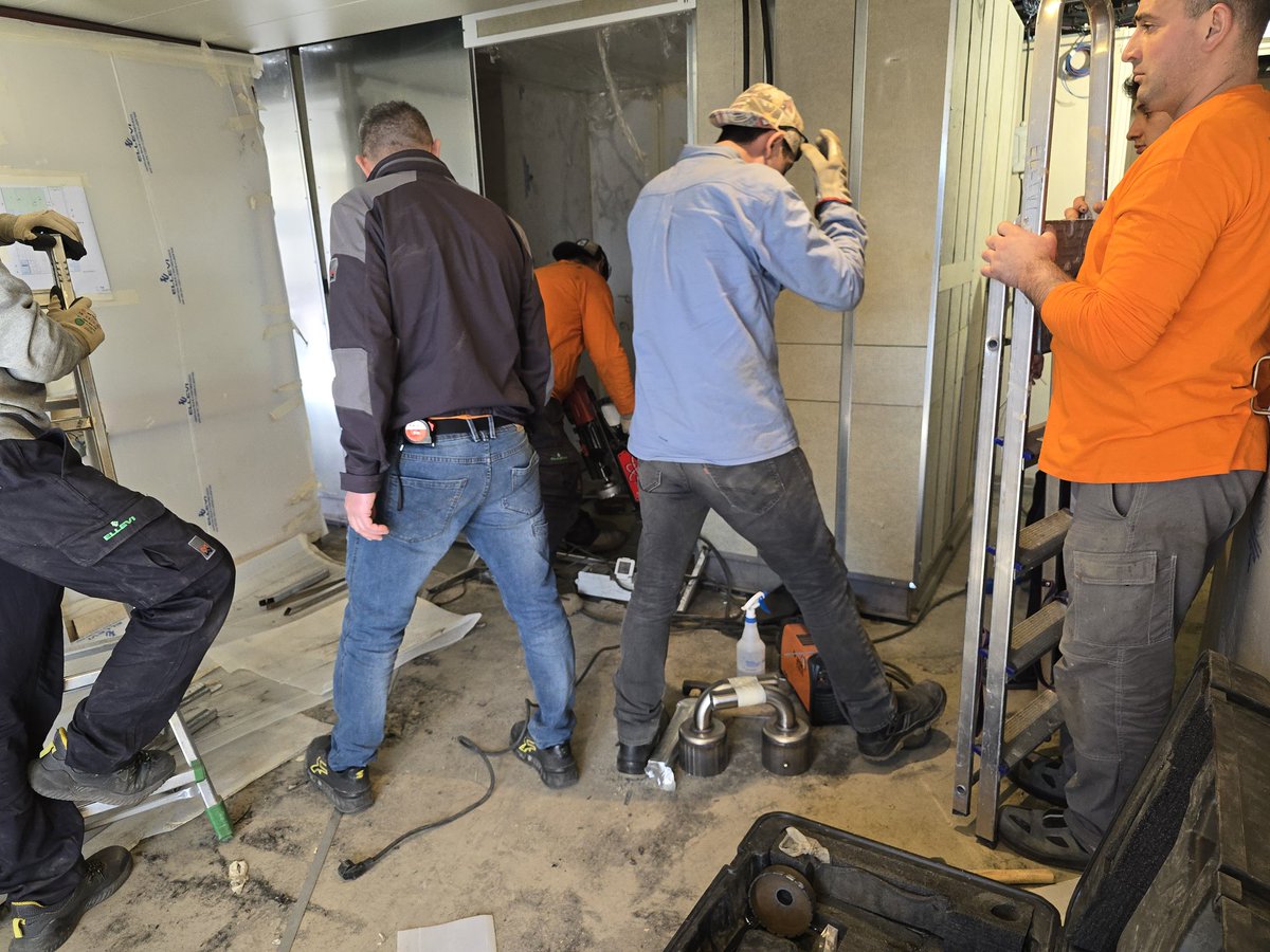 bottDaD's tweet image. Gang bang me please!!!